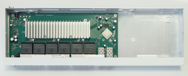 MikroTik CRS326-24G-2S+RM – 24-portno gigabitno rack stikalo – dodatna slika 1