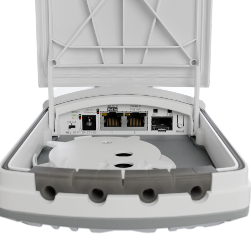 MikroTik converter FTC21-UPS MikroTik FTC21-UPS – 2,5G optika–Ethernet pretvornik z baterijo