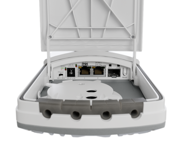 MikroTik converter FTC21-UPS MikroTik FTC21-UPS – 2,5G optika–Ethernet pretvornik z baterijo